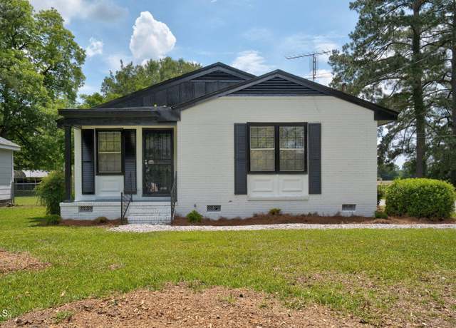 Property at 407 W Pippen St, Whitakers, NC 27891, 3 beds, 2 baths