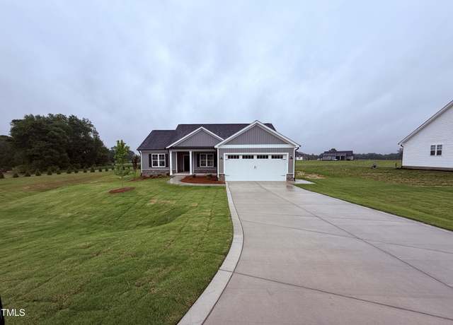 Property at 32 Tanseyleaf Dr, Smithfield, NC 27577, 3 beds, 2 baths
