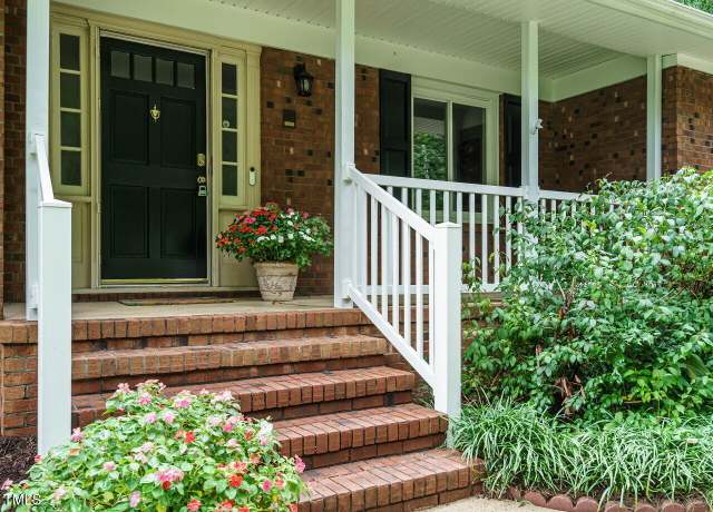 Property at 4208 Wingate Dr, Raleigh, NC 27609, 4 beds, 2.5 baths