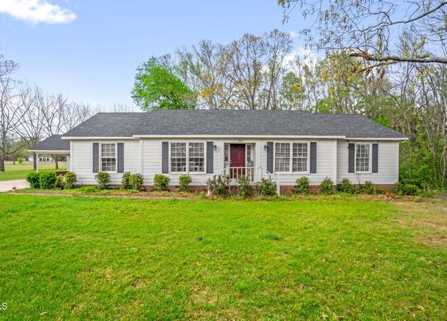 Property at 1022 Glover Rd, Dunn, NC 28334, 3 beds, 2.5 baths
