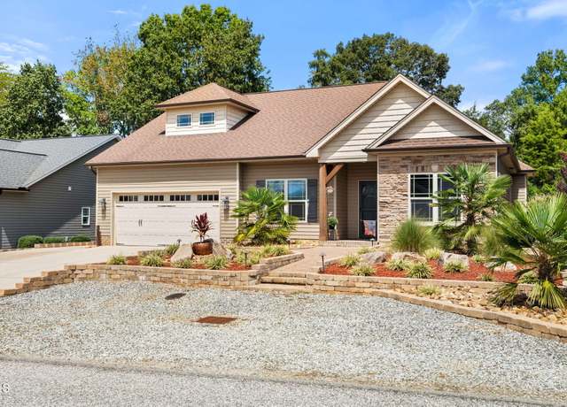 Property at 7034 Smokerise Ln, Kernersville, NC 27284, 4 beds, 3 baths