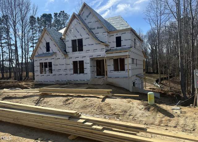 Property at 211 Meadow Walk Dr, Fuquay Varina, NC 27526, 4 beds, 4.5 baths