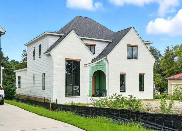 Property at 307 S Elm St, Apex, NC 27502, 5 beds, 5.5 baths