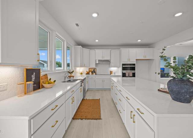 Property at 295 Horseshoe Pl, Angier, NC 27501, 5 beds, 3.5 baths