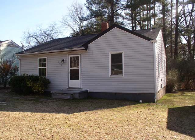 Property at 105 S Elizabeth St, Henderson, NC 27536, 3 beds, 1 bath