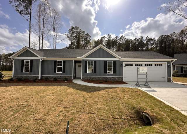 Property at 39 N Rowsham Pl, Smithfield, NC 27577, 3 beds, 2 baths