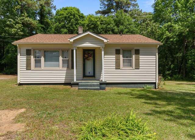 Property at 3899 Warrenton Rd, Henderson, NC 27537, 3 beds, 2 baths