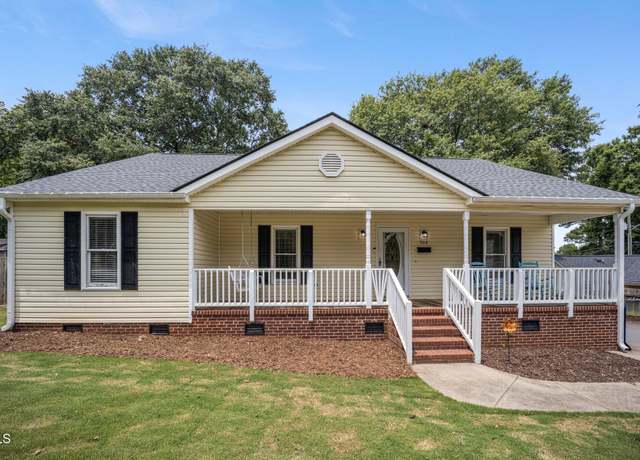 Property at 304 S Smith St, Clayton, NC 27520, 3 beds, 2 baths