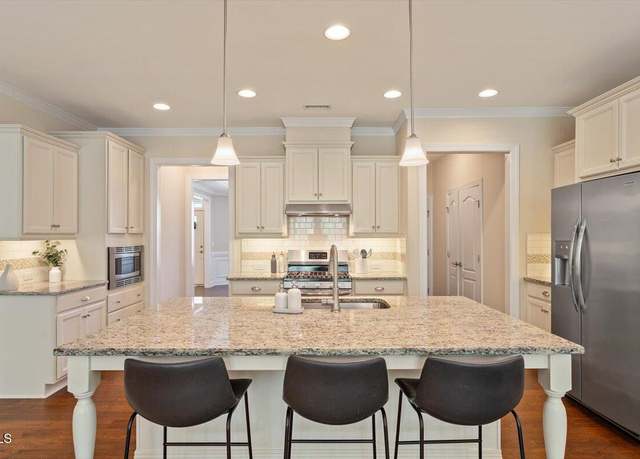 Property at 704 Long Lake Dr, Fuquay Varina, NC 27526, 3 beds, 2 baths