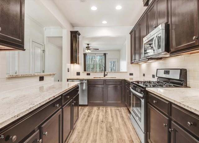 Property at 736 Wickham Ridge Rd, Apex, NC 27539, 2 beds, 2.5 baths