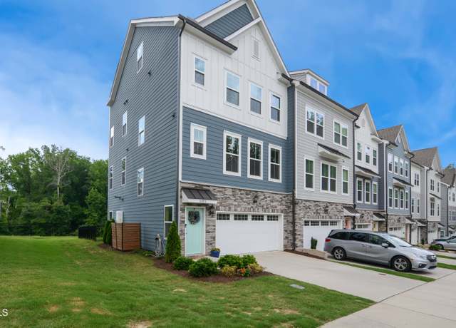 Property at 2055 Eva Pearl Dr, Apex, NC 27502, 4 beds, 4 baths