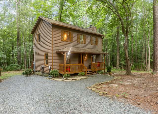 Property at 1012 King Cir, Chapel Hill, NC 27516, 2 beds, 1.5 baths