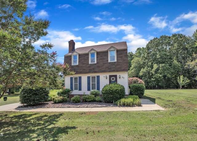 Property at 37 Derby Cir, Selma, NC 27576, 3 beds, 2.5 baths