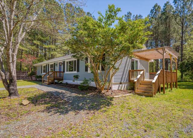 Property at 5604 Bobcat Rd, Chapel Hill, NC 27516, 3 beds, 2 baths