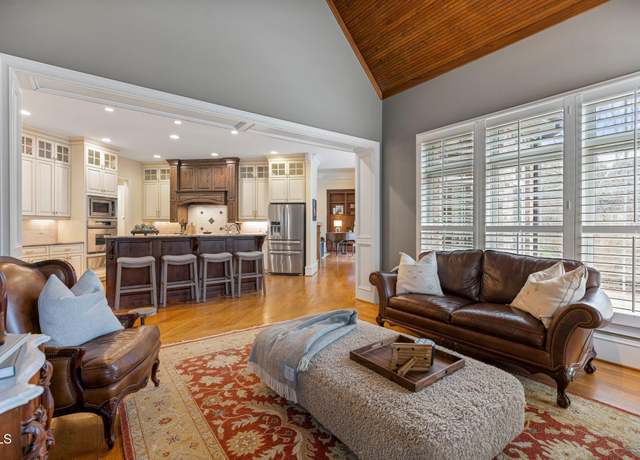 Property at 101 Bonica Creek Dr, Garner, NC 27529, 4 beds, 4.5 baths