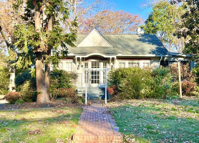 Property at 504 Summitt Dr, Sanford, NC 27330, 3 beds, 2 baths
