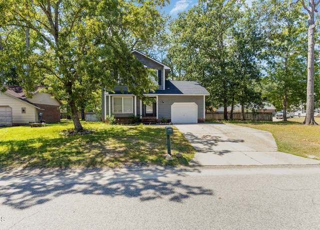 Property at 742 Glen Reilly Dr, Fayetteville, NC 28314, 3 beds, 2.5 baths
