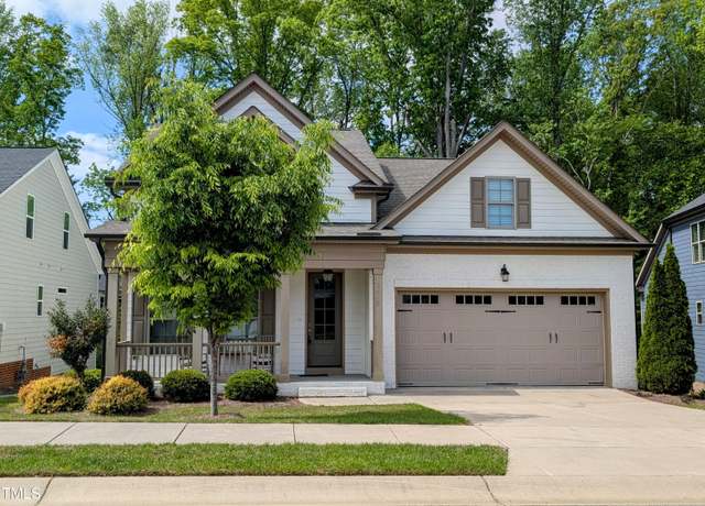 Property at 2472 Patriot Bluffs Dr, Fuquay Varina, NC 27526, 4 beds, 2.5 baths
