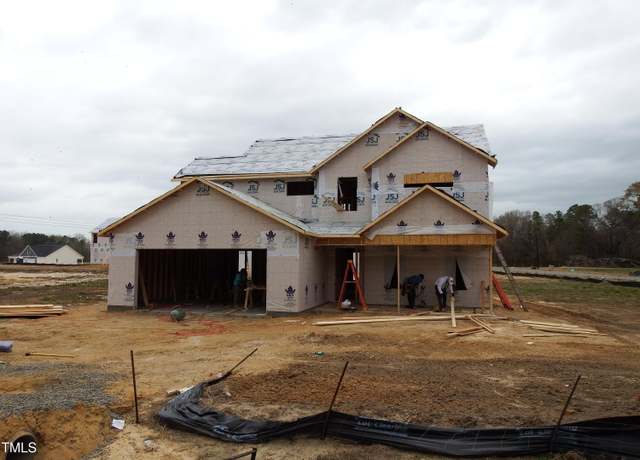 Property at 1931 Bulldog Ln, Hope Mills, NC 28348, 3 beds, 2.5 baths