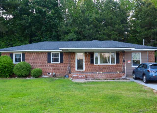 Property at 6591 Goldsboro Rd, Wade, NC 28395, 3 beds, 1.5 baths