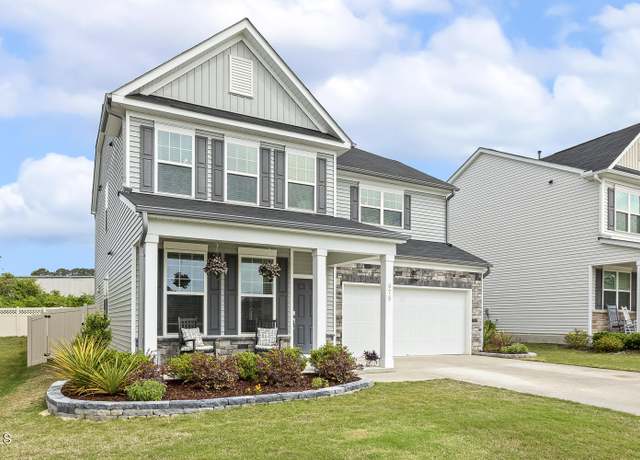 Property at 575 Dawley Dr, Fuquay Varina, NC 27526, 3 beds, 2.5 baths