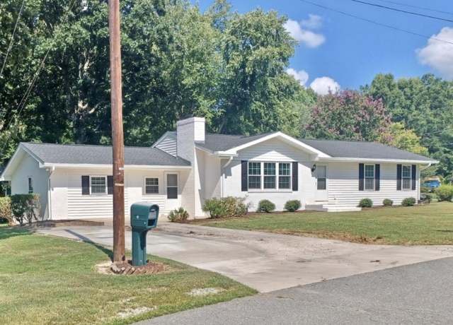 Property at 41 Lakewood Dr, Roxboro, NC 27573, 4 beds, 3 baths
