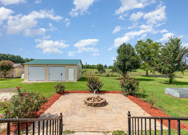Property at 260 Naylor School Rd, Roseboro, NC 28382, 3 beds, 3 baths
