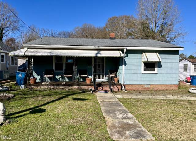 Property at 709 E Johnson St, Dunn, NC 28334, 3 beds, 1 bath