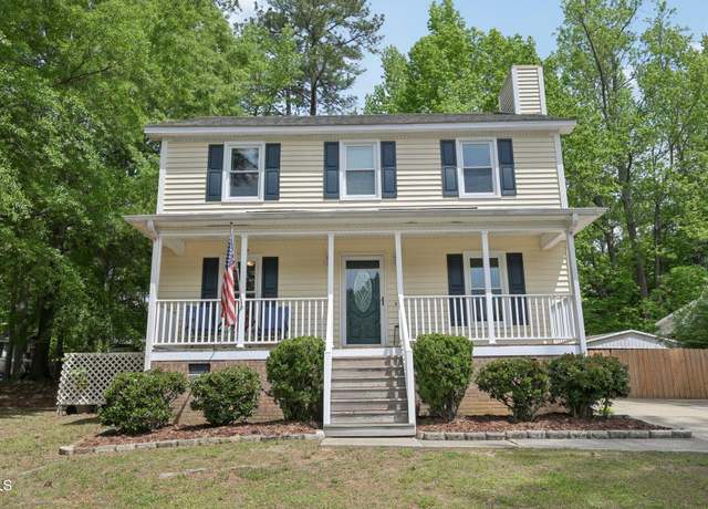 Property at 300 Hutchins Dr, Garner, NC 27529, 3 beds, 2.5 baths