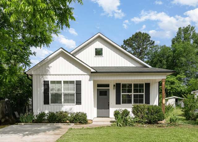 Property at 303 Godwin St, Selma, NC 27576, 3 beds, 2 baths