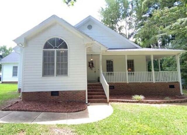 Property at 400 Westminster Dr, Clayton, NC 27520, 3 beds, 2 baths