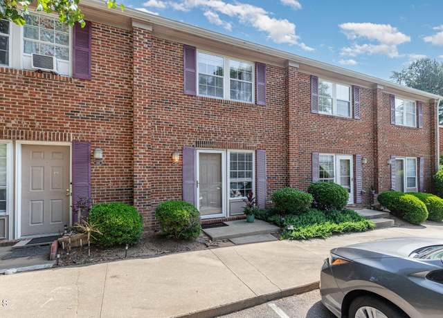 Property at 103 Coleridge Ct, Carrboro, NC 27510, 2 beds, 2.5 baths