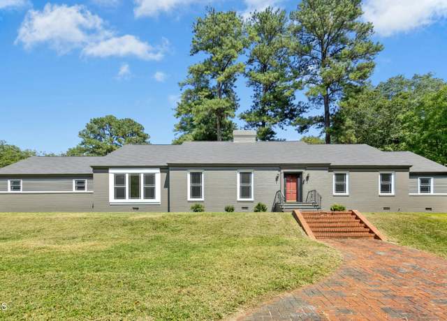 Property at 402 W Belle St, Henderson, NC 27536, 5 beds, 5 baths