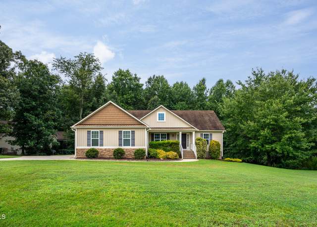 Property at 12 Hibernia Ct, Smithfield, NC 27577, 3 beds, 2 baths