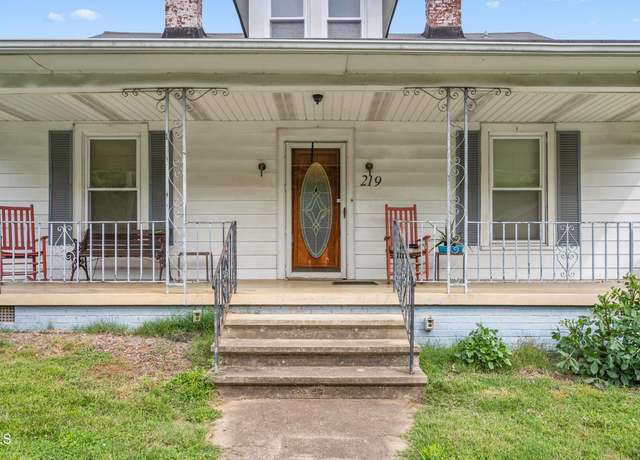 Property at 219 W Parker St, Graham, NC 27253, 2 beds, 1.5 baths