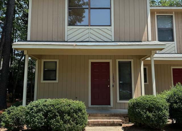 Property at 1220 Huntsman Ct, Fayetteville, NC 28303, 2 beds, 2.5 baths