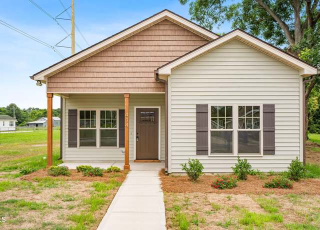 Property at 414 S Center St, Princeton, NC 27569, 3 beds, 2 baths