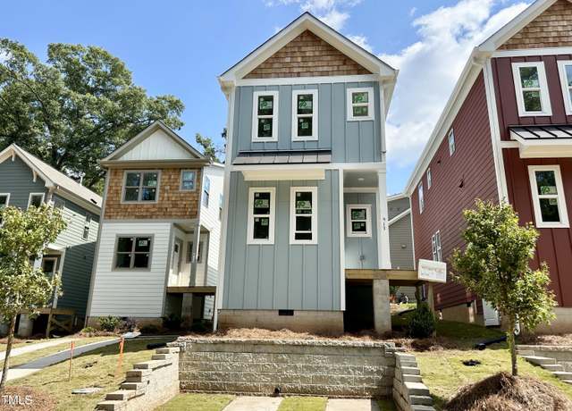 Property at 913b Grant St, Durham, NC 27701, 2 beds, 2.5 baths