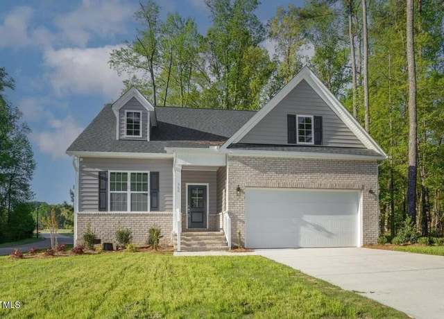 Property at 902 SW Maynard Rd, Cary, NC 27511, 4 beds, 3 baths