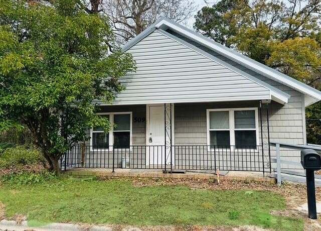 Property at 509 Cedar Creek Rd, Fayetteville, NC 28312, 3 beds, 1 bath
