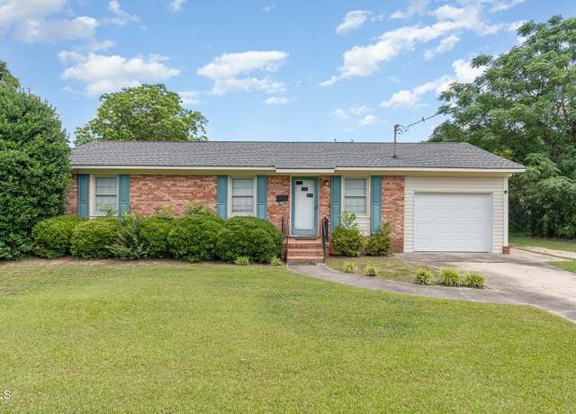 Property at 1304 Park Ave, Dunn, NC 28334, 3 beds, 2 baths