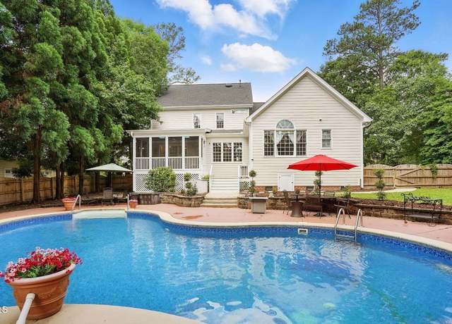 Property at 2328 Forestbluff Dr, Fuquay Varina, NC 27526, 4 beds, 3.5 baths