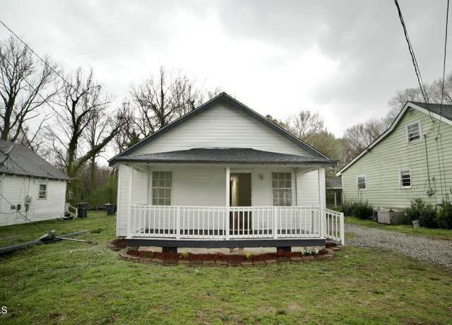 Property at 423 E Rockspring St, Henderson, NC 27536, 2 beds, 1 bath
