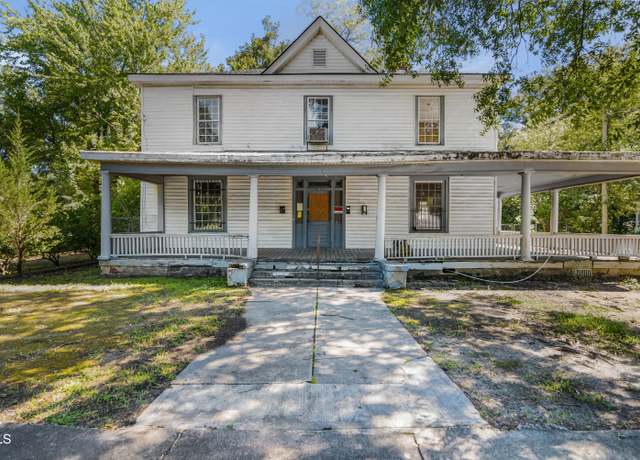Property at 408 Lee St NE, Wilson, NC 27893, 5 beds, 3 baths
