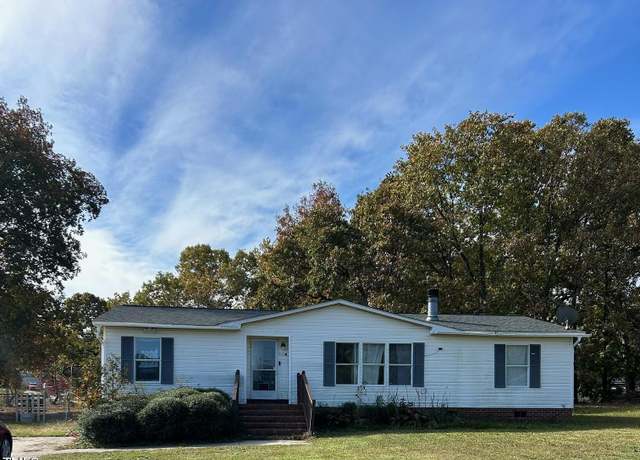 Property at 15 W Tryon Ct, Spring Lake, NC 28390, 3 beds, 2 baths