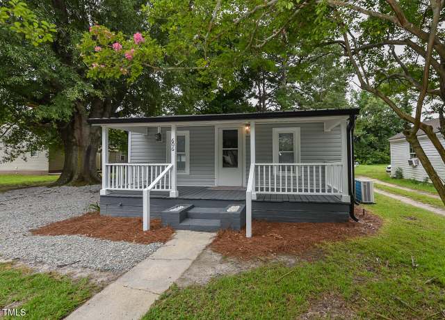 Property at 606 Stronach Ave, Goldsboro, NC 27534, 2 beds, 1 bath