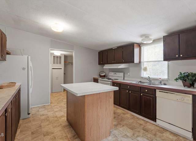 Property at 6209 Turning Point Dr, Wake Forest, NC 27587, 4 beds, 2 baths