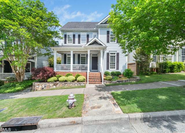 Property at 915 Edgewater Cir, Chapel Hill, NC 27516, 3 beds, 2.5 baths