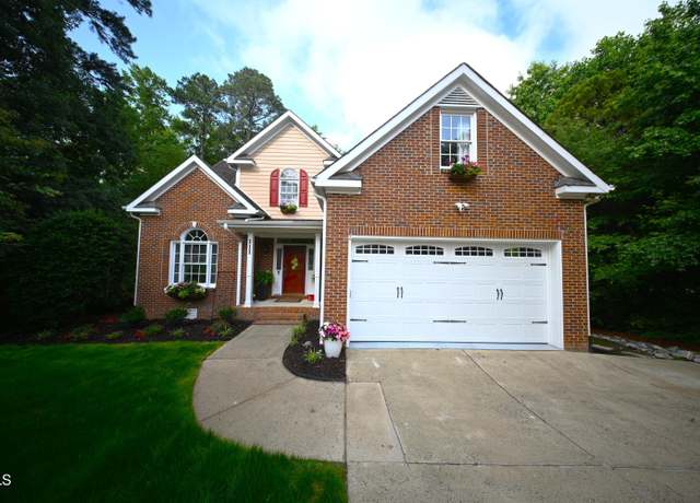 Property at 111 Ferncroft Ct, Cary, NC 27519, 4 beds, 2.5 baths