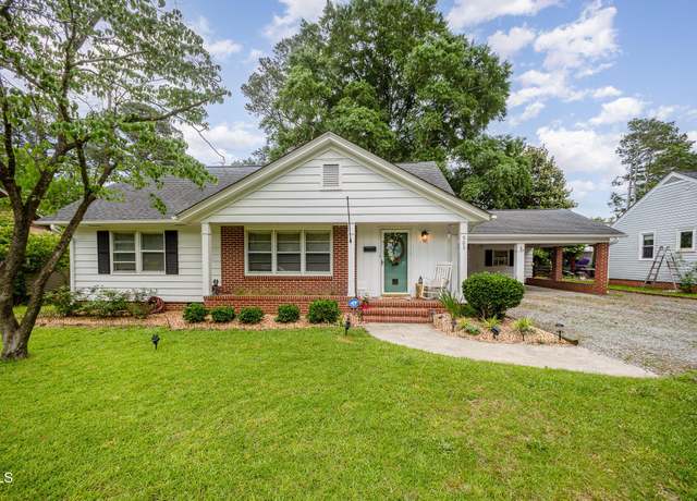 Property at 903 S 2nd St, Smithfield, NC 27577, 4 beds, 2 baths